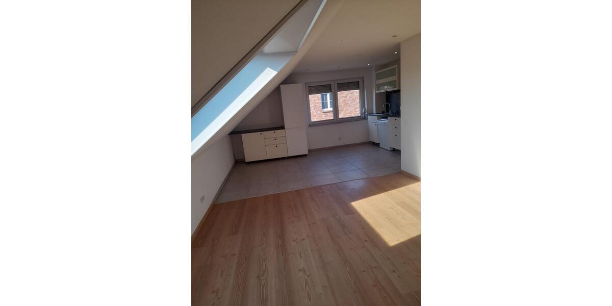 Dachgeschoßwohnung Isernhagen - 3 Zimmer, 75 m&sup2;, 800&euro; | Angebot:25892719