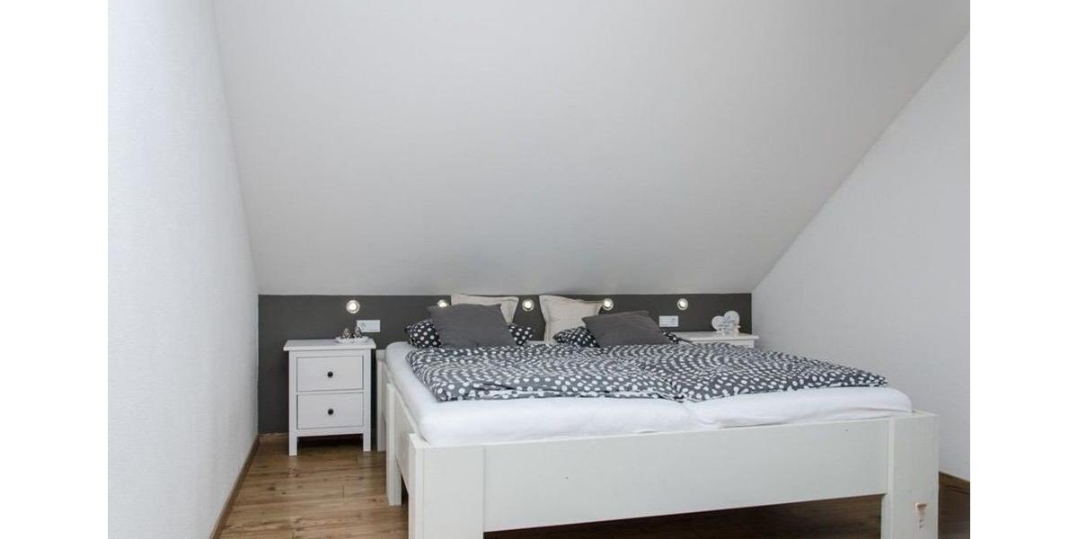 Dachgeschoßwohnung Neumarkt-Sankt Veit Sankt Veit - 3 Zimmer, 84 m&sup2;, 700&euro; | Angebot:26357923
