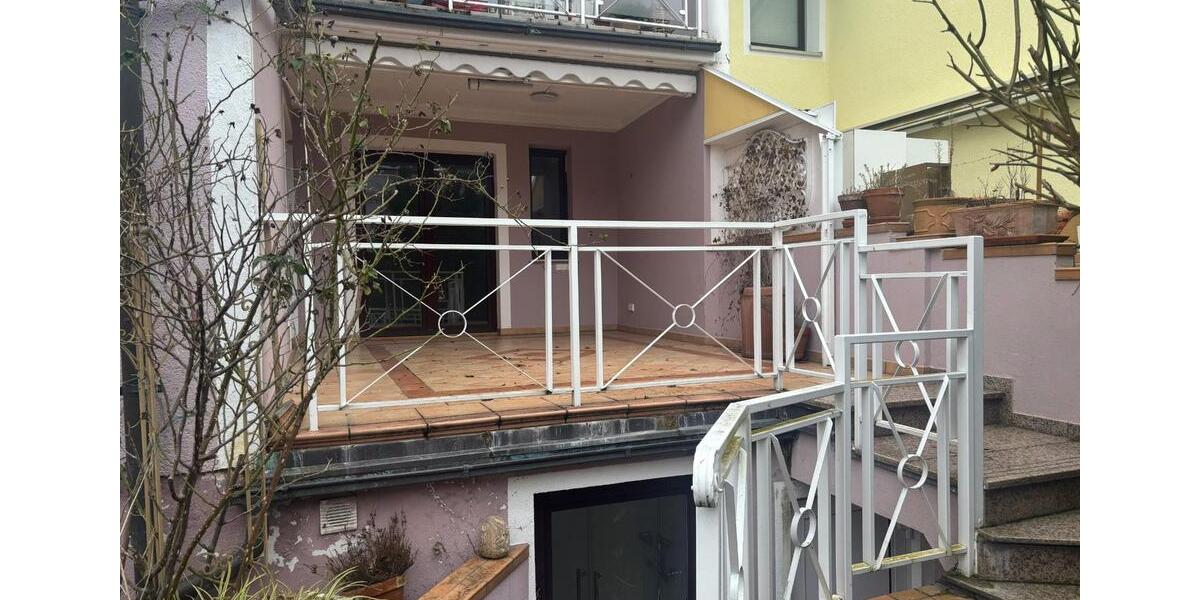 Erdgeschoßwohnung München Aubing-Lochhausen-Langwied - 5 Zimmer, 160 m&sup2;, 2.900&euro; | Angebot:25102130