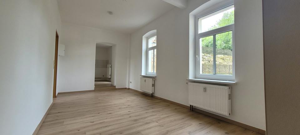 2-RW in Ringenhain – frisch renoviert, mit Terrasse, Garten und Stellplatzoption