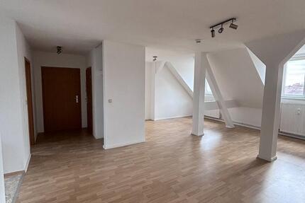 Gemütliche 1-Raum-Dachgeschosswohnung mit Einbauküche 1 zimmer