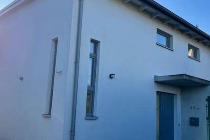 Haus Hamburg Schnelsen - 4 Zimmer, 149 m&sup2;, 2.750&euro; | Angebot:24780947