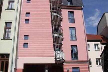 2-Raum Wohnung mit Balkon im sanierten Altbau im Zentrum mit Fahrstuhl zimmer
