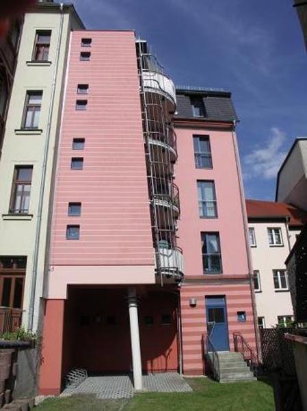 2-Raum Wohnung mit Balkon im sanierten Altbau im Zentrum mit Fahrstuhl zimmer