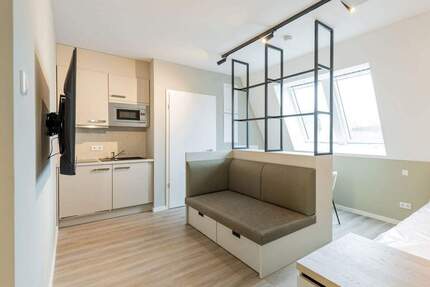 Möbliertes Dachgeschoss-Apartment mit Kochnische 1 zimmer