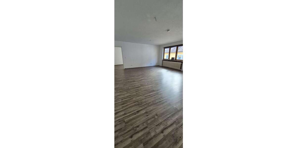 Etagenwohnung Bretten - 2 Zimmer, 74 m&sup2;, 720&euro; | Angebot:26603621