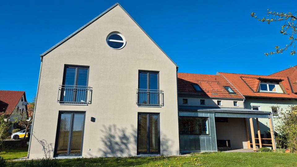 Einfamilienhaus Vohenstrauß - 7 Zimmer, 220 m&sup2;, 1.800&euro; | Angebot:26408409