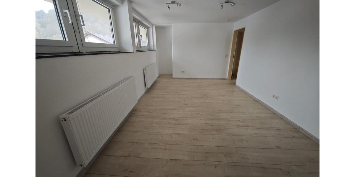 Etagenwohnung Mettlach - 4 Zimmer, 80 m&sup2;, 750&euro; | Angebot:26074474