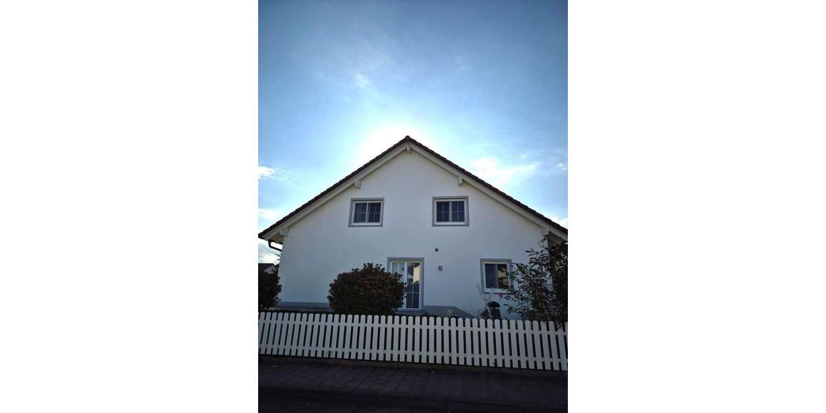 Hell - modern - top gepflegt: Doppelhaushälfte in Baar-Ebenhausen 4 zimmer