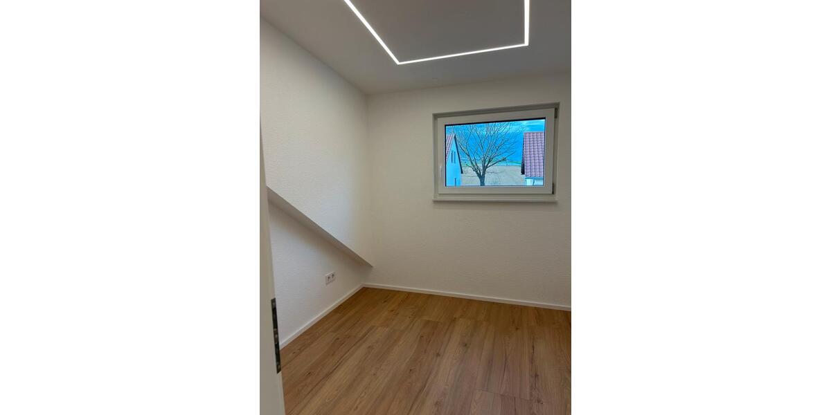 Dachgeschoßwohnung Leinfelden-Echterdingen Echterdingen - 3 Zimmer, 57 m&sup2;, 1.100&euro; | Angebot:26049600