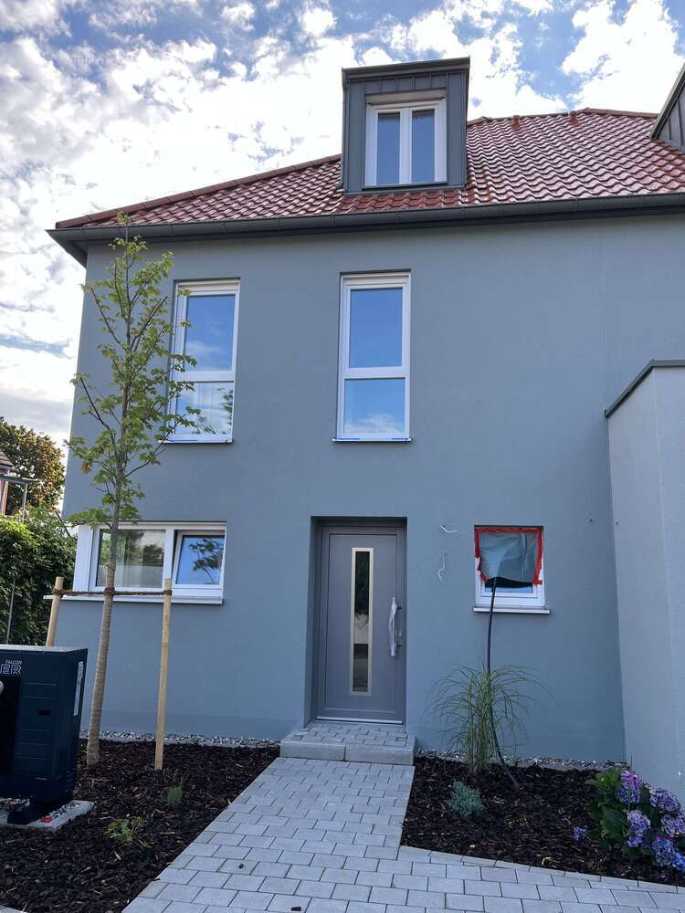 Haus zum Mieten in Dachau 2.610 € 140 m²