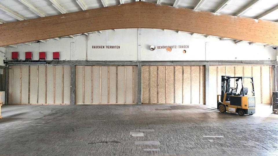 Halle Lager nur zwei Fahrminuten bis zur Auffahrt A81