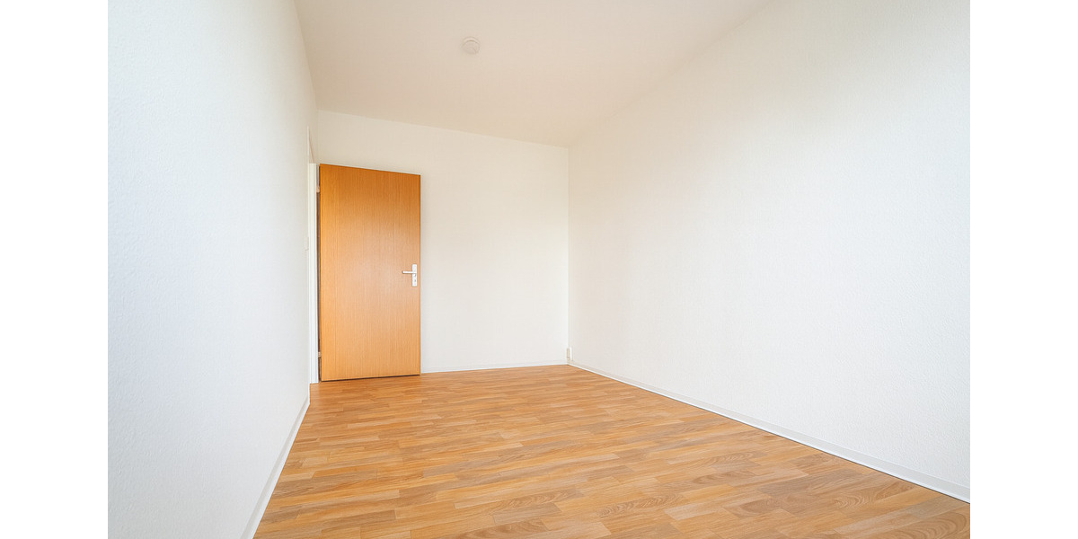 Helle 4-Raum-Wohnung mit Balkon, Naturidylle und Stellplatz – Nähe Erfurt, Weimar & Arnstadt zu vermieten! 4 zimmer