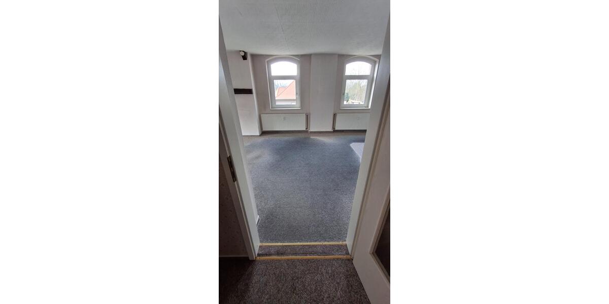 Dachgeschoßwohnung Roßleben-Wiehe Wiehe - 3 Zimmer, 125 m&sup2;, 400&euro; | Angebot:23283919