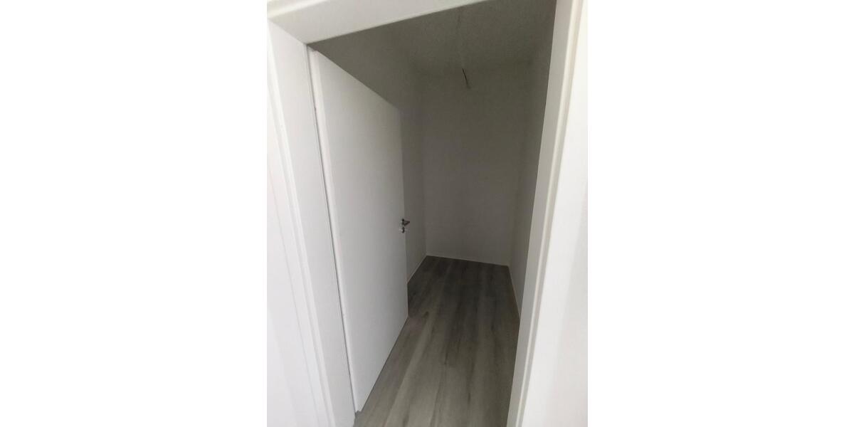 Etagenwohnung Lauta - 4 Zimmer, 136 m&sup2;, 1.090&euro; | Angebot:26458399