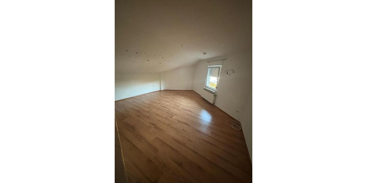 Dachgeschoßwohnung Biedenkopf - 3 Zimmer, 100 m&sup2;, 850&euro; | Angebot:25979948