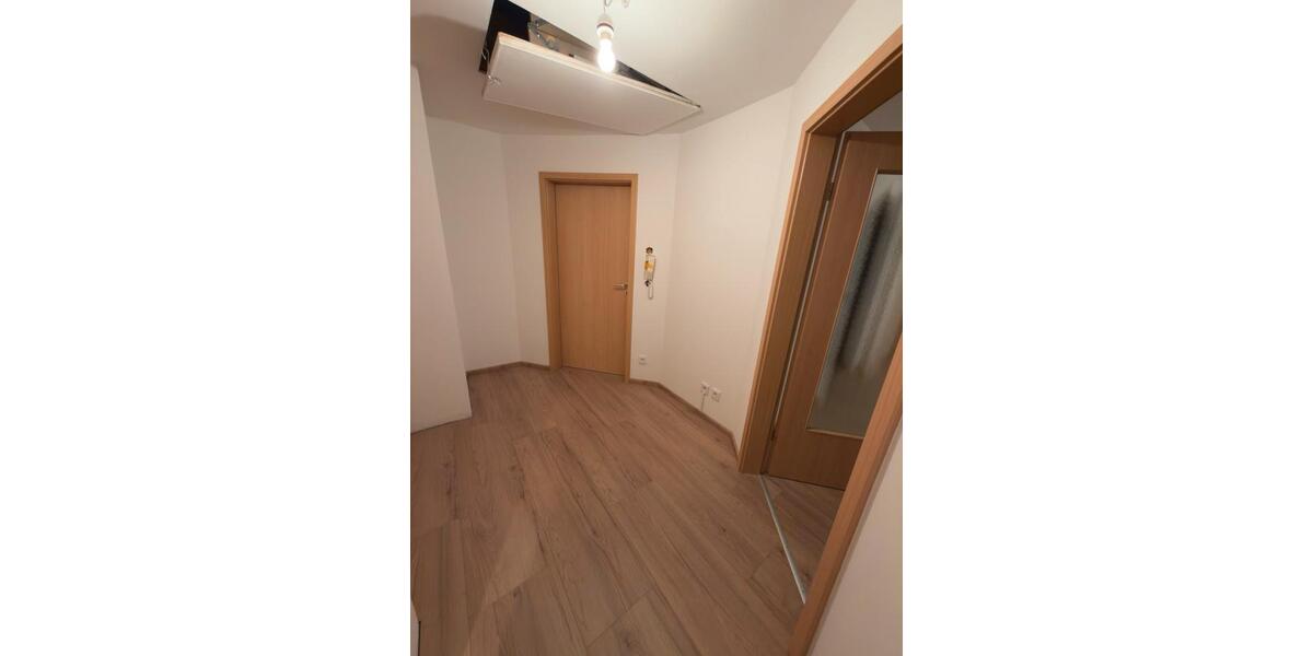 Dachgeschoßwohnung Vilshofen an der Donau - 3 Zimmer, 90 m&sup2;, 950&euro; | Angebot:25833070