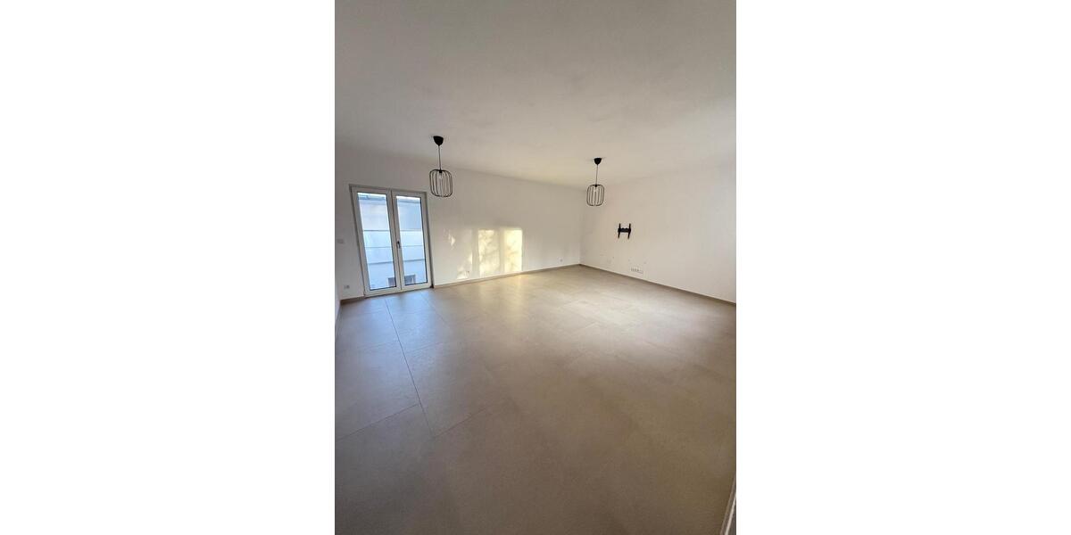 Erdgeschoßwohnung Düsseldorf Stadtbezirk 5 - 1 Zimmer, 35 m&sup2;, 720&euro; | Angebot:24805872