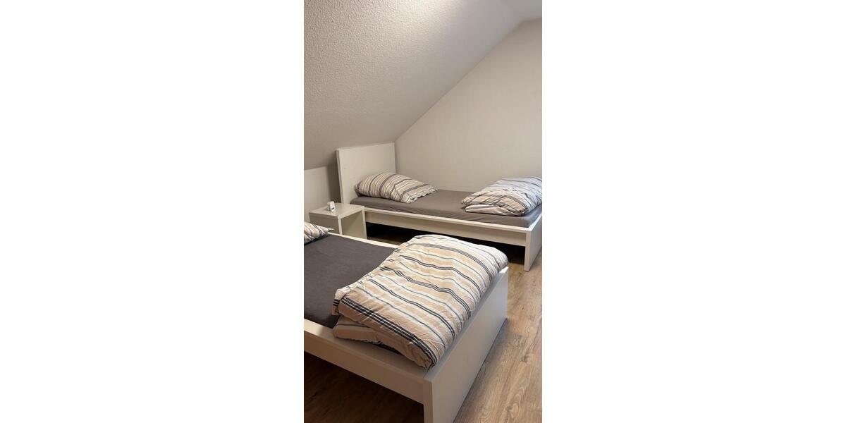 Wohnen auf Zeit Erbach - 5 Zimmer, 120 m&sup2;, 22&euro; | Angebot:25963245