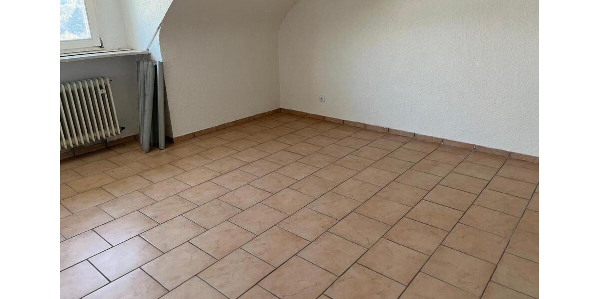 Dachgeschoßwohnung Neunkirchen - 3 Zimmer, 86 m&sup2;, 950&euro; | Angebot:24863827