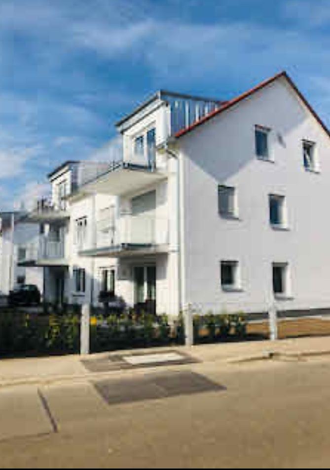 Helle 2,5-Zimmer-Wohnung mit Balkon in Löpsingen