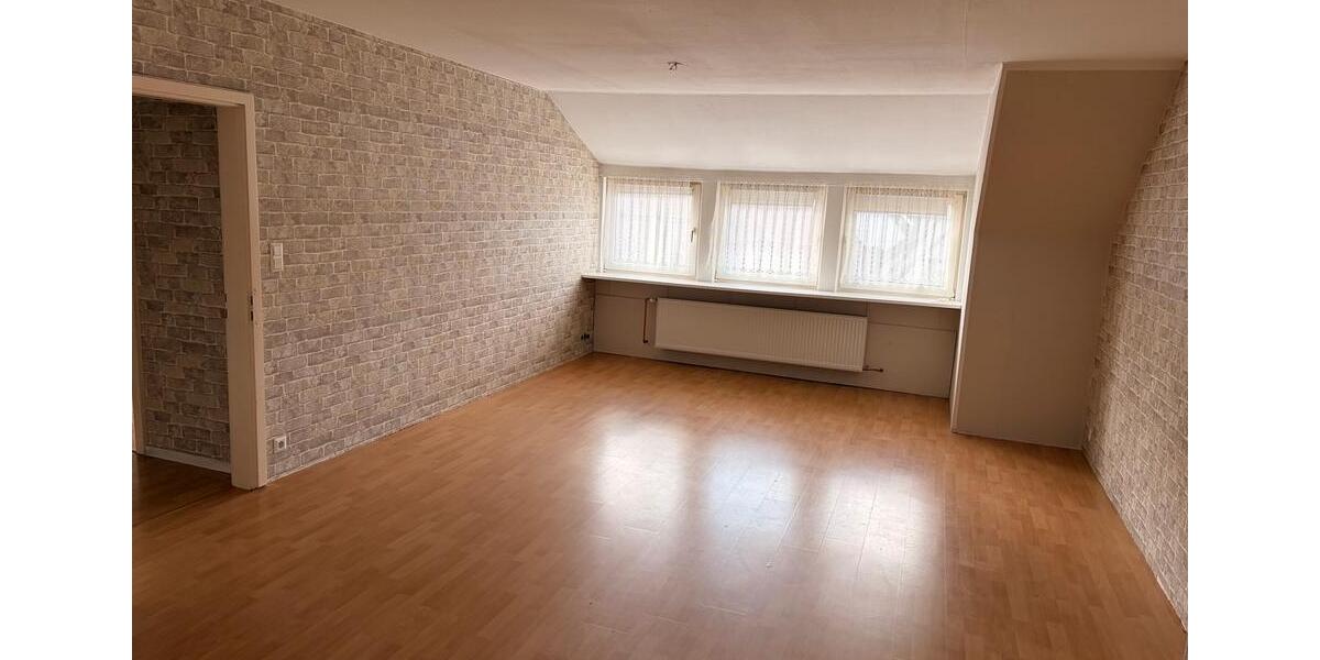 Dachgeschoßwohnung Sachsenhagen - 5 Zimmer, 103 m&sup2;, 630&euro; | Angebot:26018151