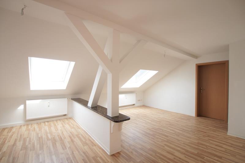 Dachgeschoßwohnung Pößneck - 2 Zimmer, 51 m&sup2;, 300&euro; | Angebot:25965215