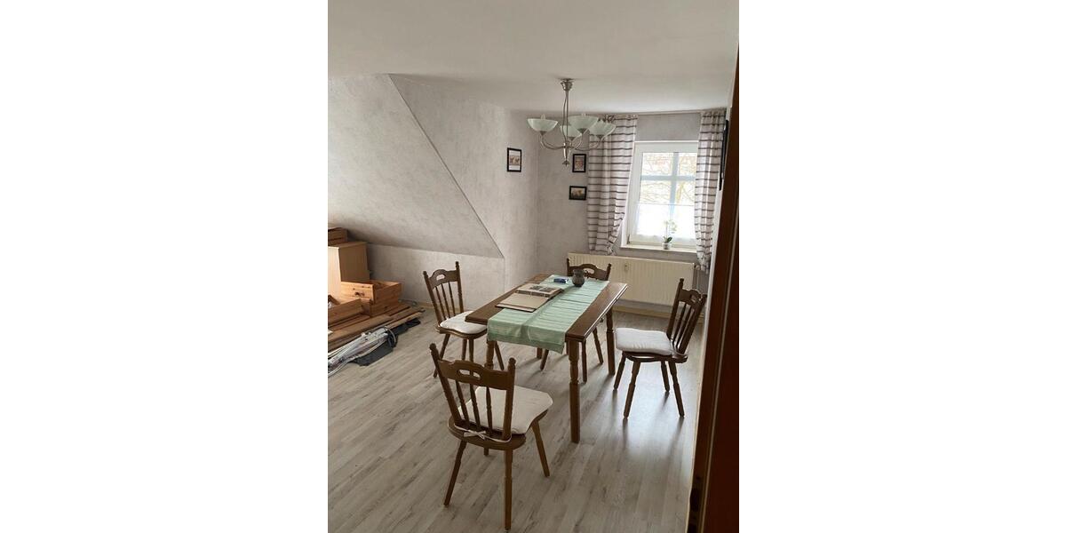 Dachgeschoßwohnung Lüder - 4 Zimmer, 116 m&sup2;, 950&euro; | Angebot:25903337