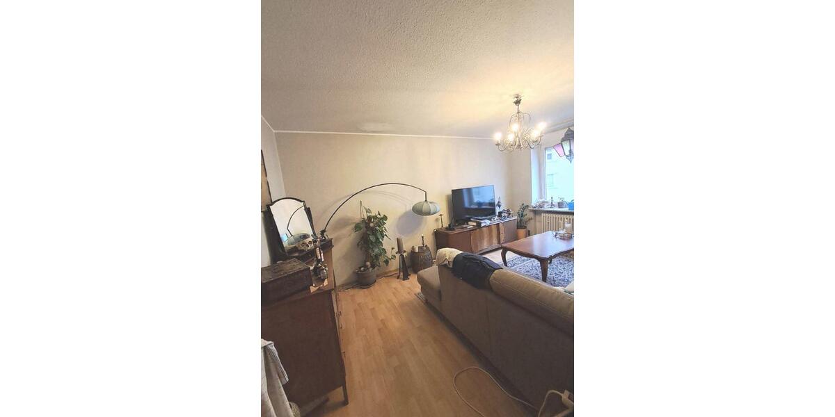 Etagenwohnung Saarbrücken Eschberg - 3 Zimmer, 60 m&sup2;, 560&euro; | Angebot:25123475