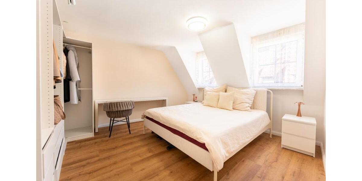 Dachgeschoßwohnung Nürnberg - 2 Zimmer, 48 m&sup2;, 1.000&euro; | Angebot:24363150