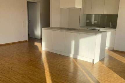 Wohnung zum Mieten in Frankfurt am Main 2.260 € 117.79 m² 4 zimmer