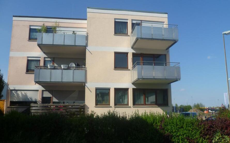 Gästezimmer in Filderstadt mit Internet, TV, Gästeküche, Etagendusche, GästeWc, Waschmaschine, Trocker, Nähe Messe Stuttgart zimmer