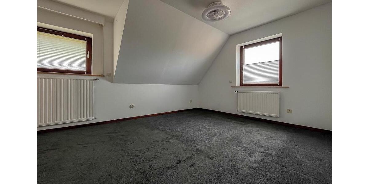 Dachgeschoßwohnung Lüneburg Ebensberg - 4 Zimmer, 105 m&sup2;, 1.450&euro; | Angebot:26282938