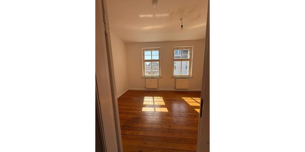 Etagenwohnung Güstrow - 2 Zimmer, 48 m&sup2;, 400&euro; | Angebot:26426130