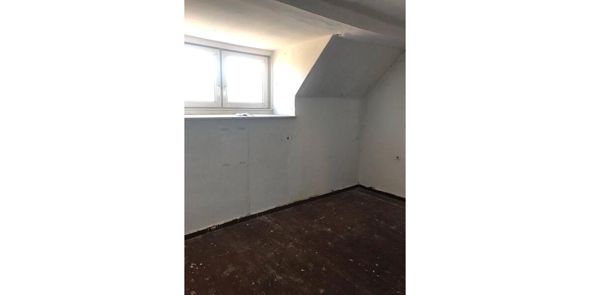 Dachgeschoßwohnung Seegebiet Mansfelder Land - 5 Zimmer, 120 m&sup2;, 500&euro; | Angebot:26560366