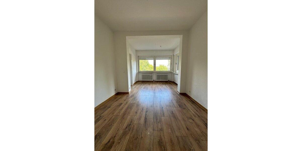 Etagenwohnung Zetel - 3 Zimmer, 92 m&sup2;, 900&euro; | Angebot:26634778