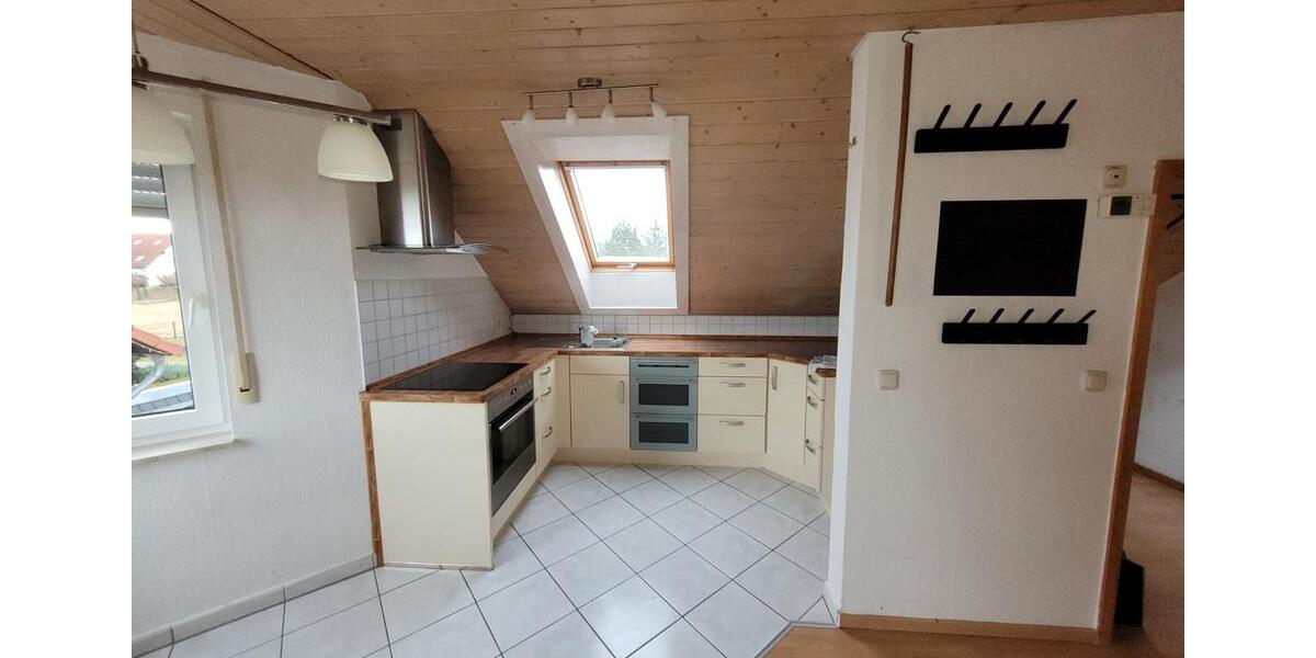 Dachgeschoßwohnung Drei Gleichen - 2.5 Zimmer, 70 m&sup2;, 540&euro; | Angebot:26483246