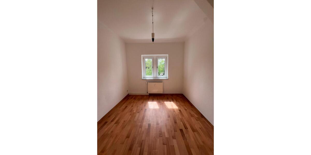 Dachgeschoßwohnung Zeitz - 3 Zimmer, 96 m&sup2;, 765&euro; | Angebot:25052324
