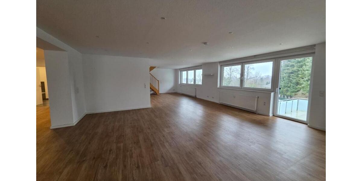 Maisonettenwohnung Leopoldshöhe - 5 Zimmer, 180 m&sup2;, 1.600&euro; | Angebot:25106569