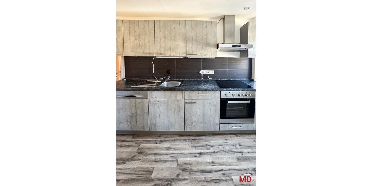 Dachgeschoßwohnung Oelsnitz (Erzgebirge) - 5 Zimmer, 95 m&sup2;, 550&euro; | Angebot:26152231