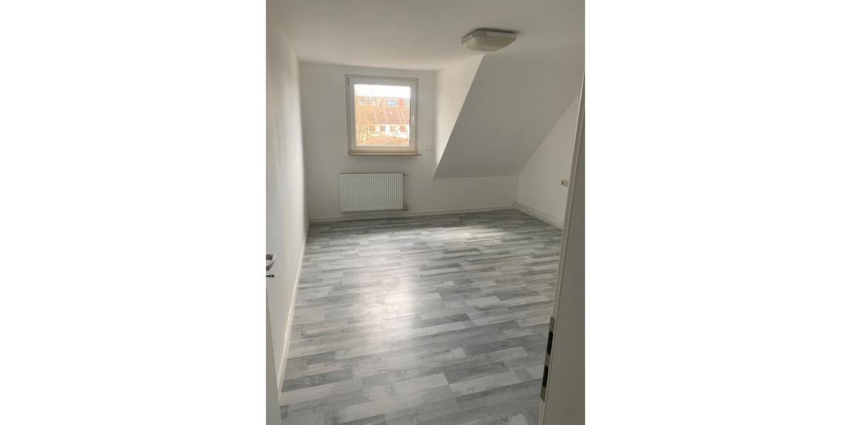Dachgeschoßwohnung Heilbronn Kernstadt - 3 Zimmer, 85 m&sup2;, 1.300&euro; | Angebot:25945165