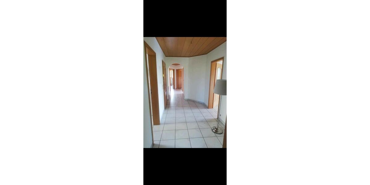Dachgeschoßwohnung Adelsdorf - 4 Zimmer, 105 m&sup2;, 1.300&euro; | Angebot:26534452