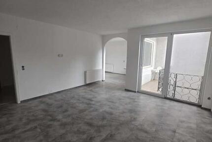 Renovierte 2 12 ZKB Wohnung in Kindenheim 2 zimmer