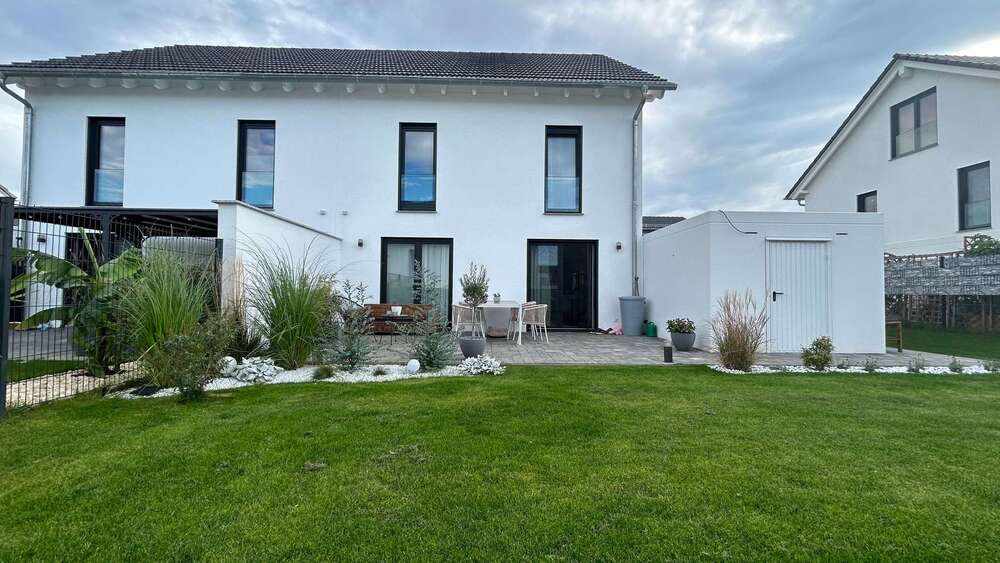 Einfamilienhaus Borna - 5 Zimmer, 135 m&sup2;, 1.690&euro; | Angebot:27043595