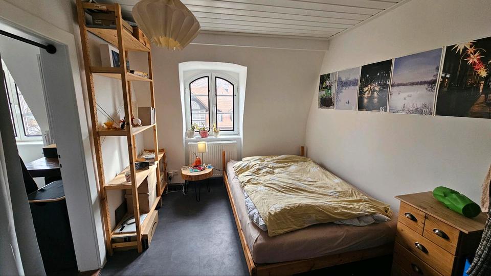 Dachgeschoßwohnung Bayreuth City - 1.5 Zimmer, 24 m&sup2;, 287&euro; | Angebot:26252423