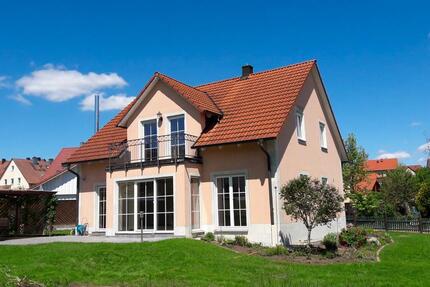 Haus Regenstauf - 5 Zimmer, 155 m&sup2;, 1.990&euro; | Angebot:27613188