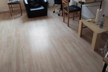 sehr günstiges WG-Zimmer sehr zentral zimmer