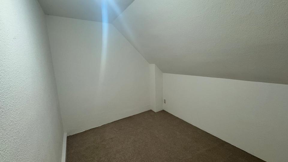 Dachgeschoßwohnung Zschopau - 2 Zimmer, 57 m&sup2;, 285&euro; | Angebot:24258596