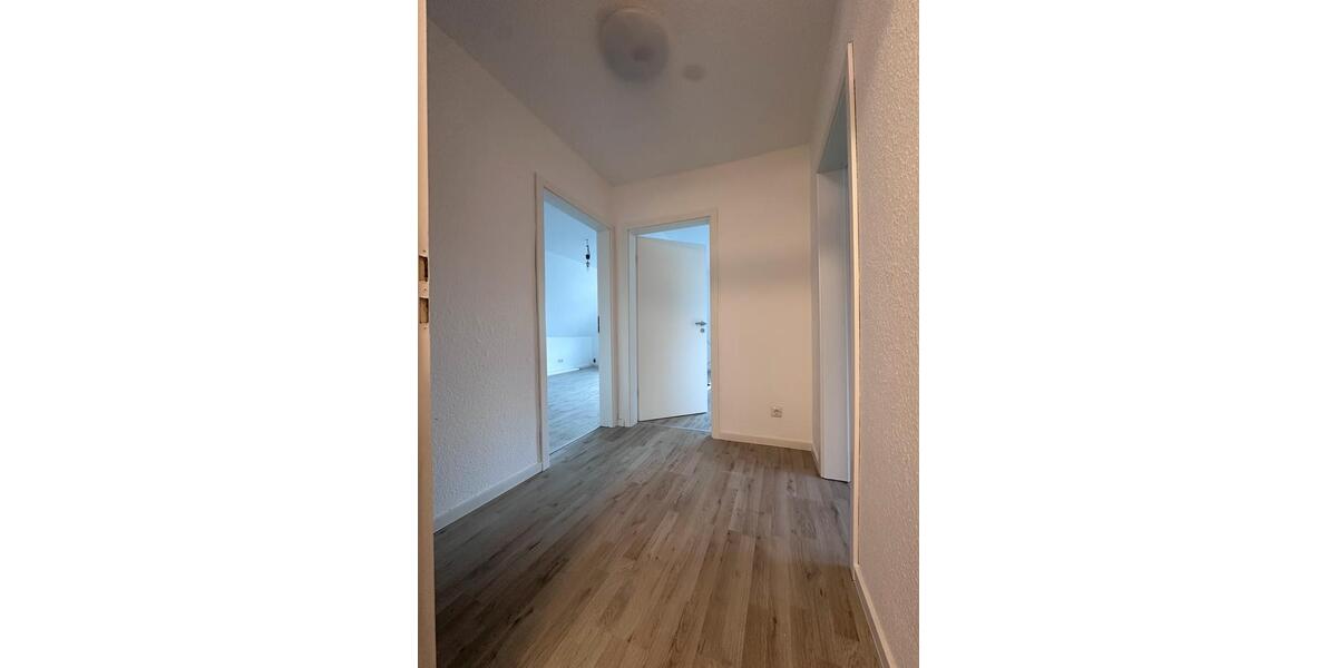 Helle 4-Zimmer-Wohnung mit Balkon, Abstellraum & Keller - 90 m² - 4 zimmer