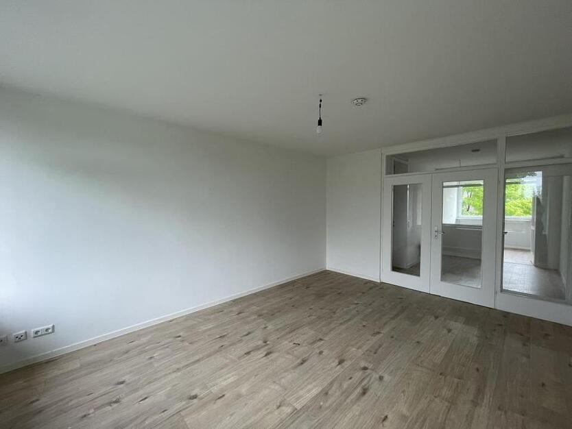 **FRISCH RENOVIERTE 3-ZIMMERWOHNUNG MIT BALKON** zimmer